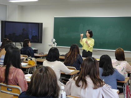 「キャリア教育?就活で、自分を表現することば・声・表情」