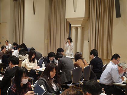 「子育て世代を大切にする企業が、次世代を切り開く」講演